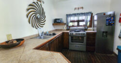 Green Salamander – Upstairs One Bedroom Apartment
