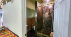 Green Salamander – Upstairs One Bedroom Apartment