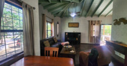 Green Salamander – Upstairs One Bedroom Apartment