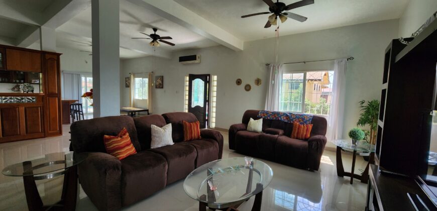 Belmopan Two Story Home – Three Bedroom Apartment