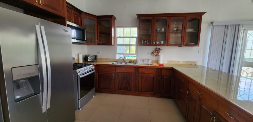 Belmopan Two Story Home – Three Bedroom Apartment