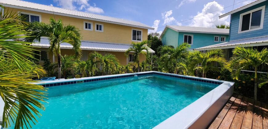 Luna Del Mar – Charming Two-Bedroom Waterfront Condo