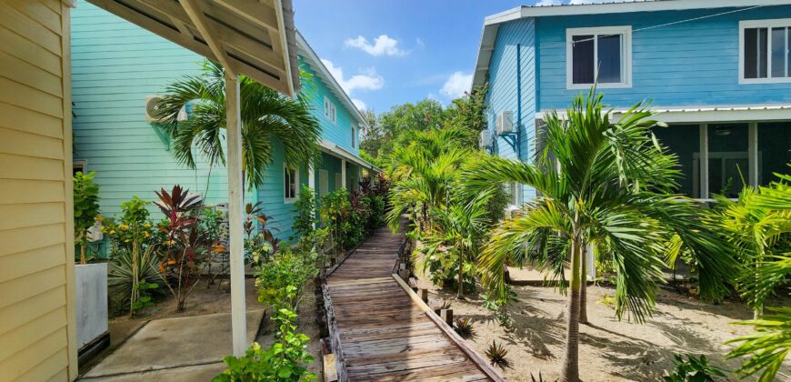 Luna Del Mar – Charming Two-Bedroom Waterfront Condo