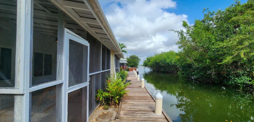 Luna Del Mar – Charming Two-Bedroom Waterfront Condo