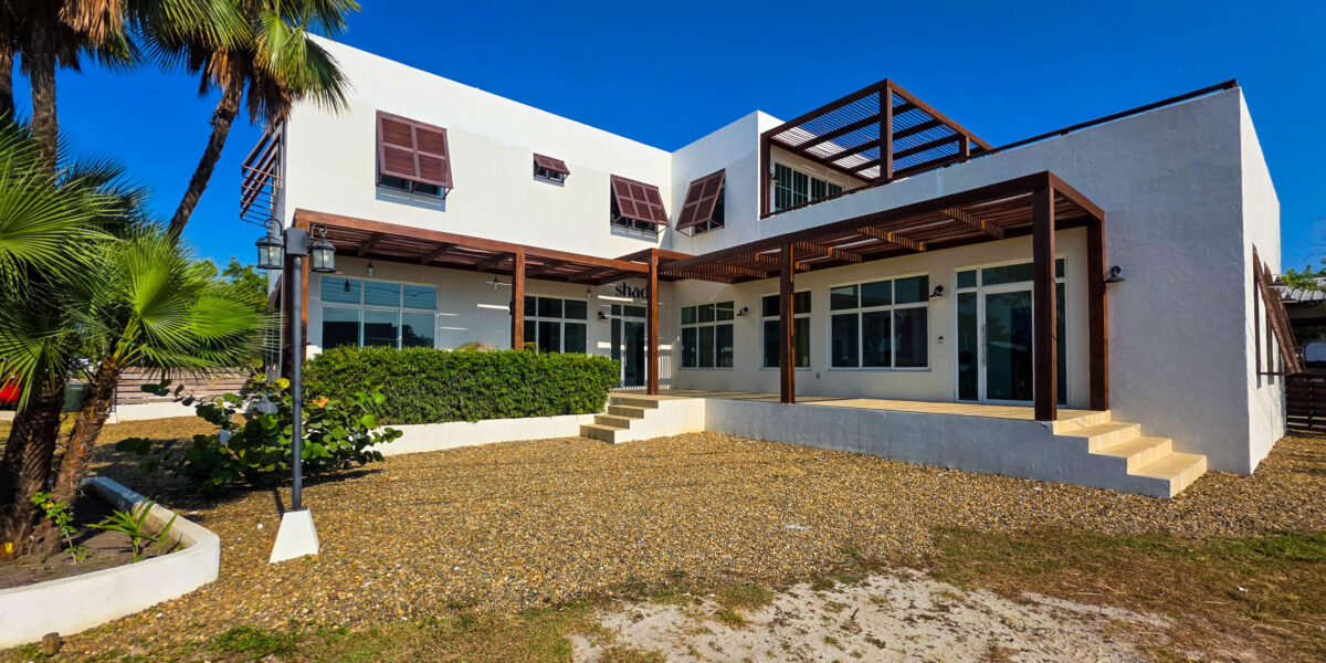 Versatile Open Space in Placencia
