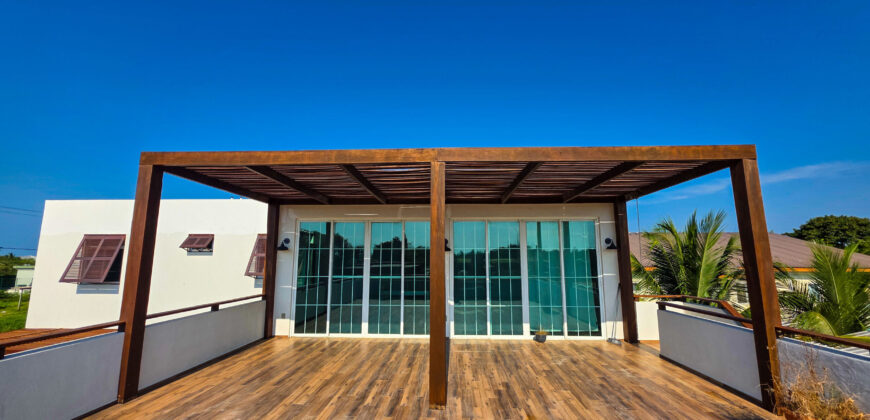 Versatile Open Space in Placencia