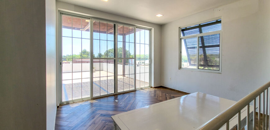Versatile Open Space in Placencia