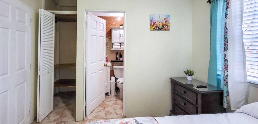 Cozy Sidewalk Apartment – One bedroom